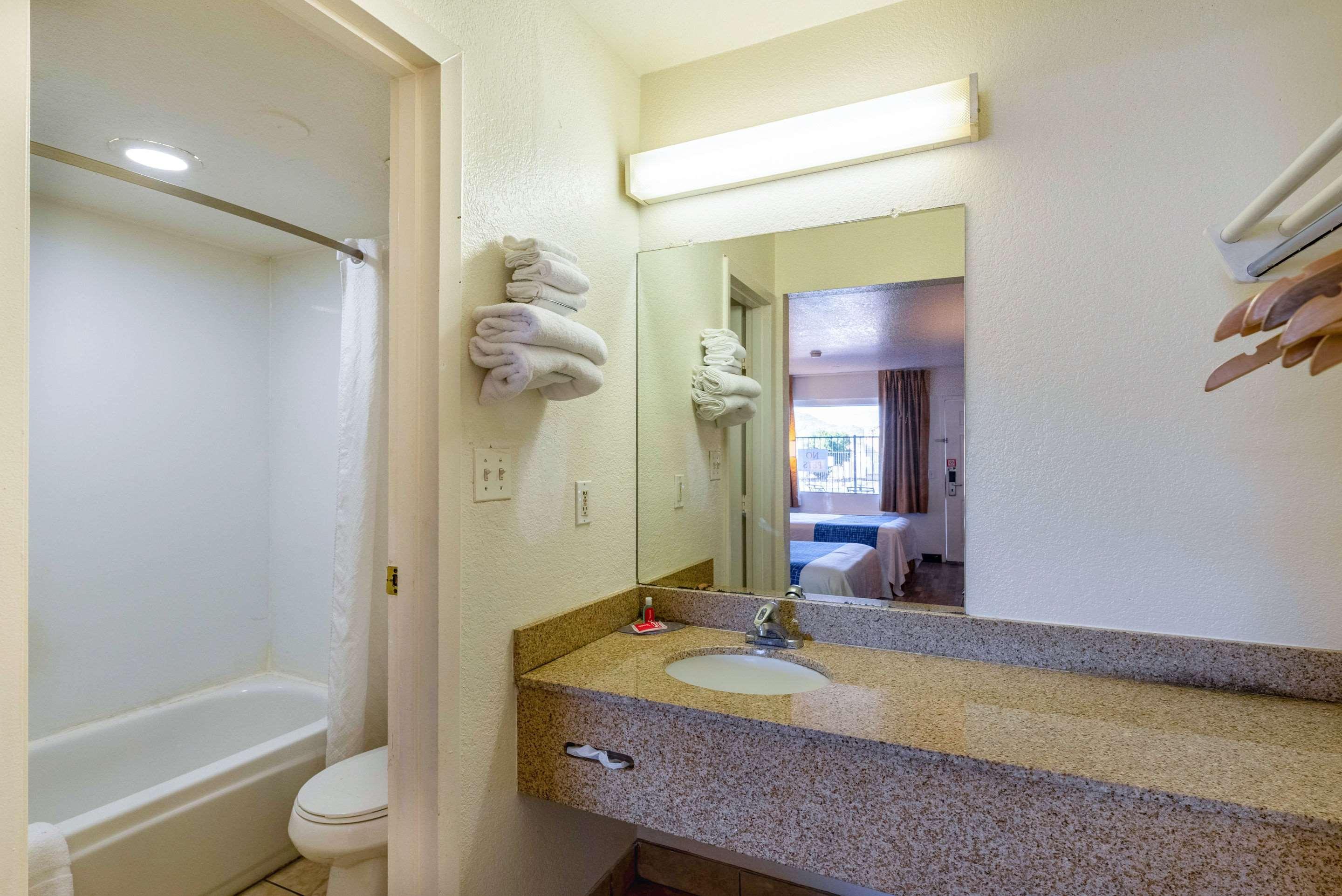 Econo Lodge Phoenix North I-17 Eksteriør bilde