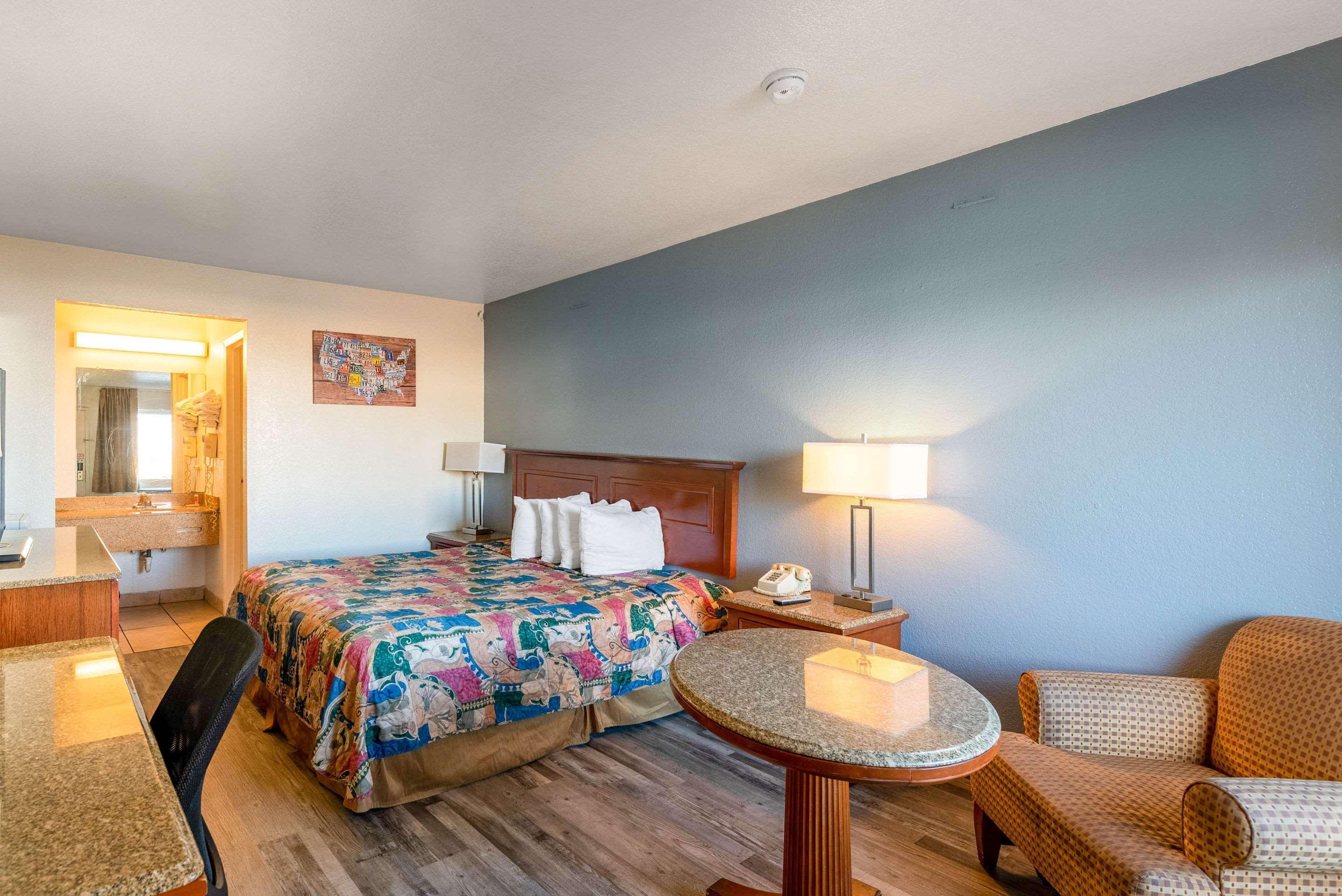 Econo Lodge Phoenix North I-17 Eksteriør bilde