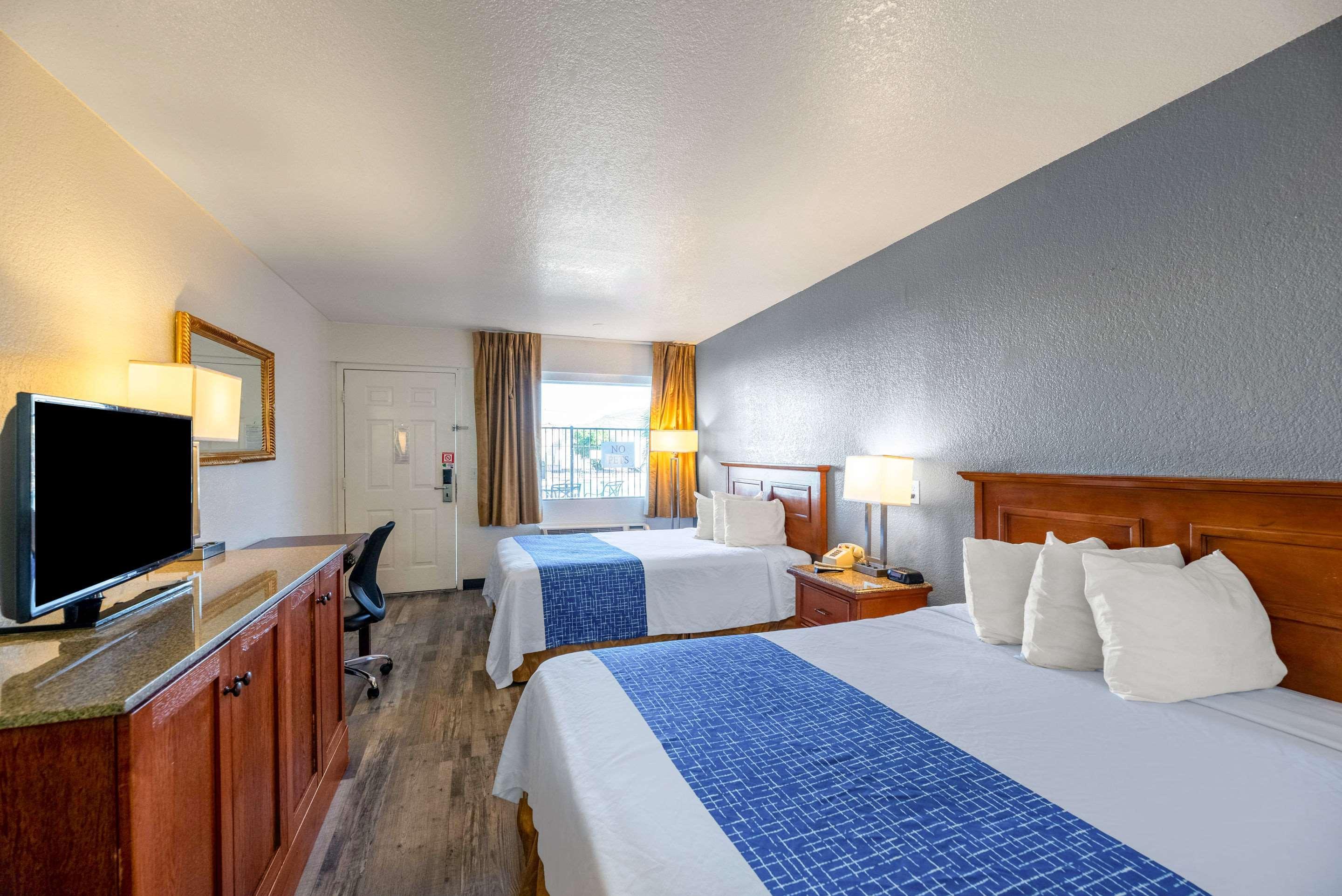Econo Lodge Phoenix North I-17 Eksteriør bilde
